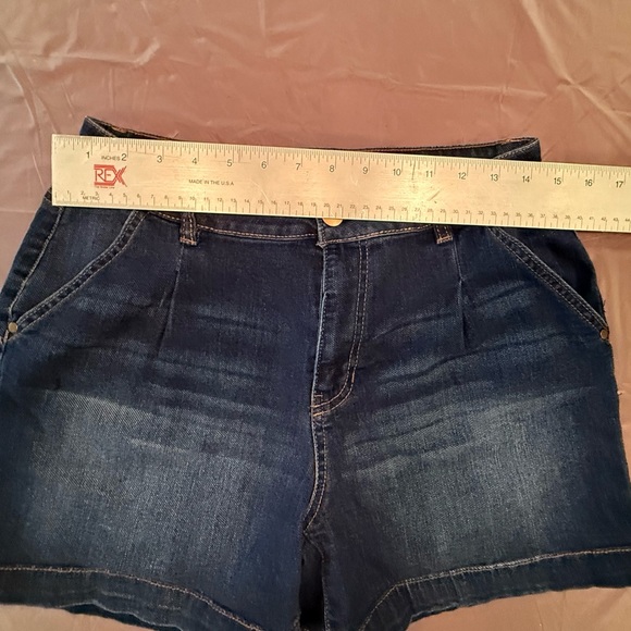 d. jeans Women's Blue Denim Shorts Size 6 - Picture 5 of 7